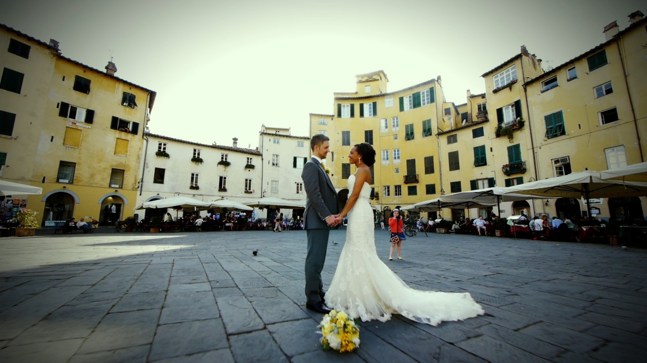 Un Matrimonio in Giallo & Grigio nella Campagna Toscana